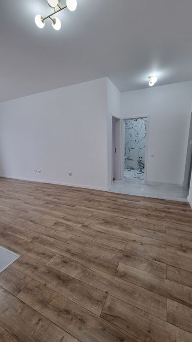 Persoana fizica vand apartament pe Eroilor, Floresti