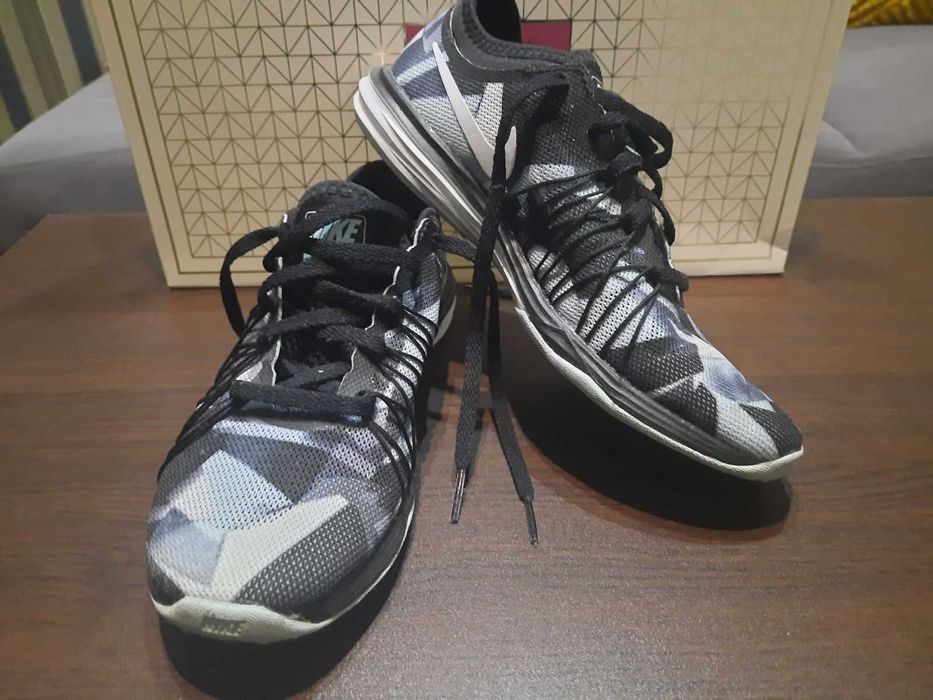 Маратонки Nike супер удобни