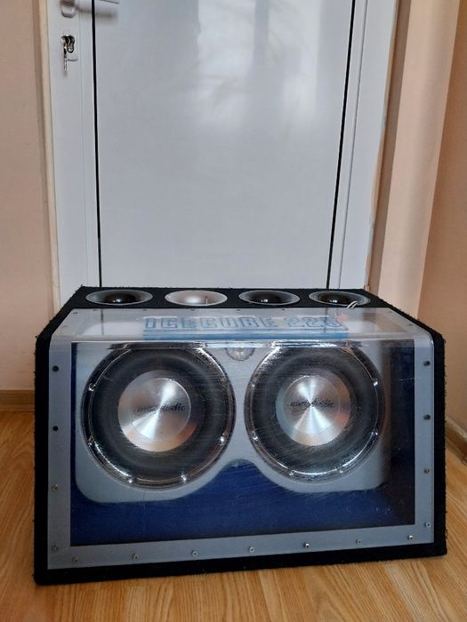 Продава се бас каса 500w усилвателите е 1100w