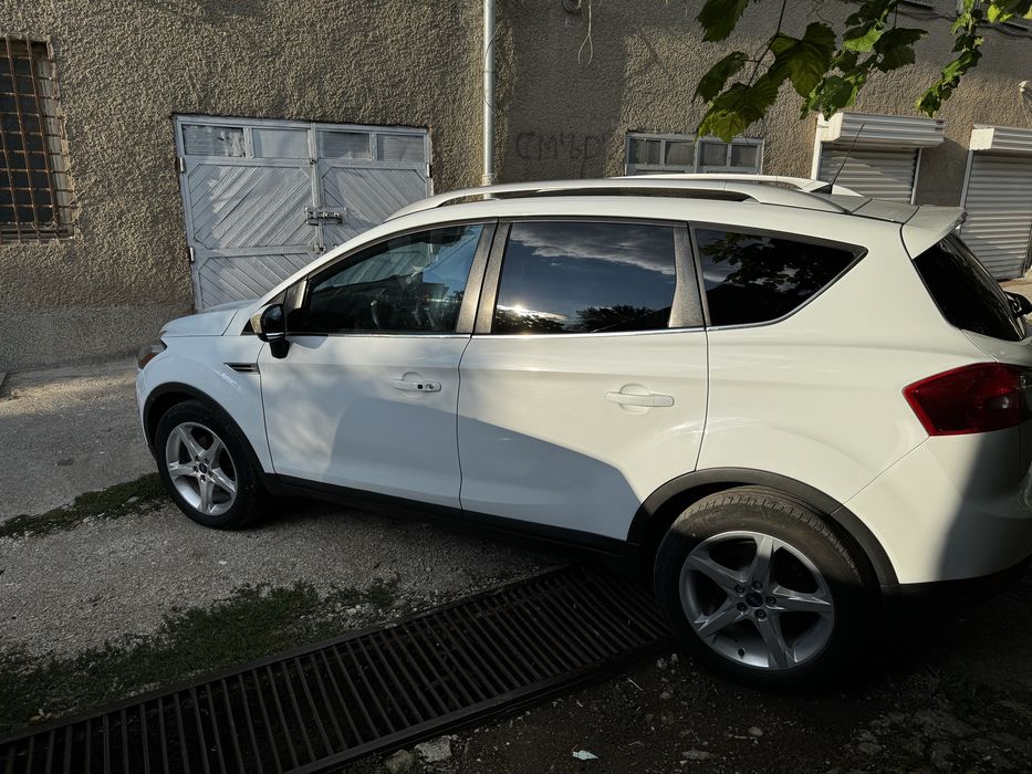 Автомобил Ford Kuga