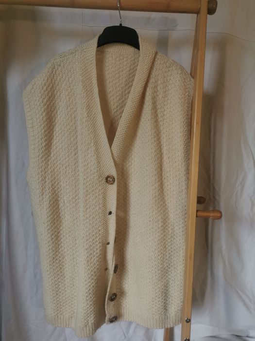 vesta/cardigan din lana