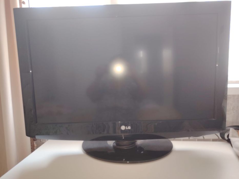 Телевизор LG жидкокристалл