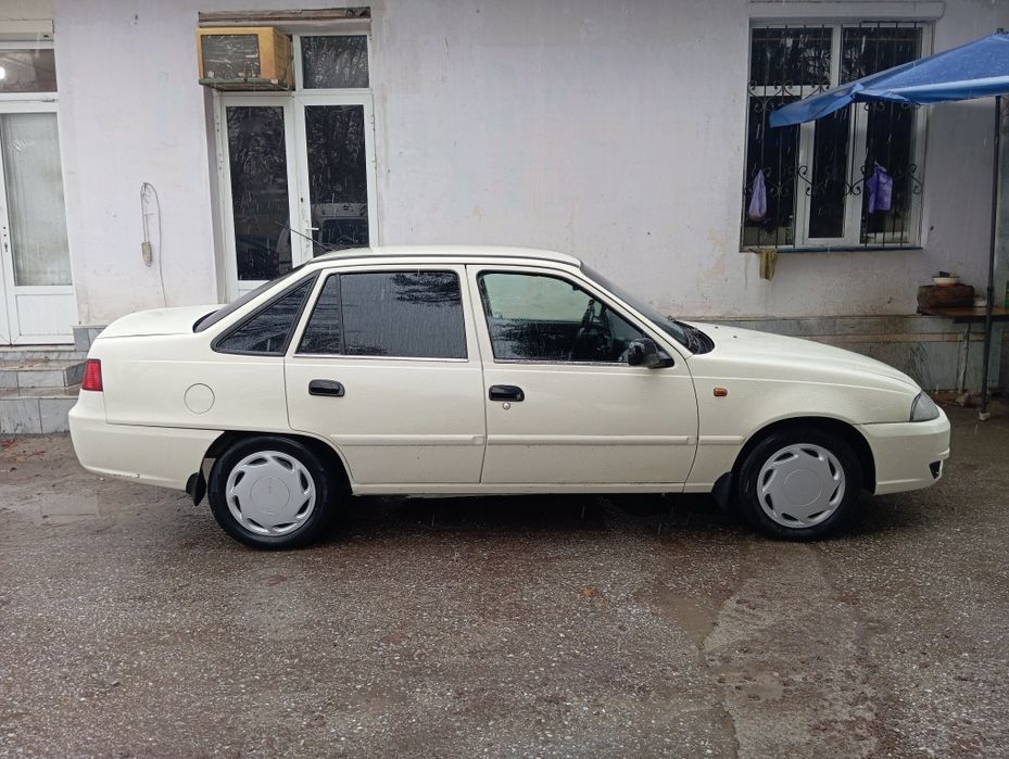 Продается  Нексия 2 срочно