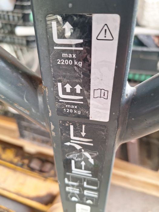 Transpalet manual Jungheinrich 2200 kg