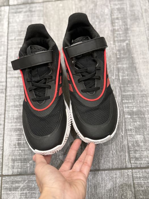 Маратонки Adidas 37 1/3 номер