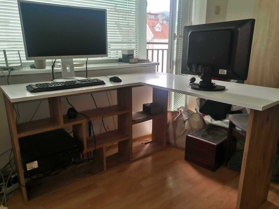 Ъглово Бюро - Подходящо за 2ма