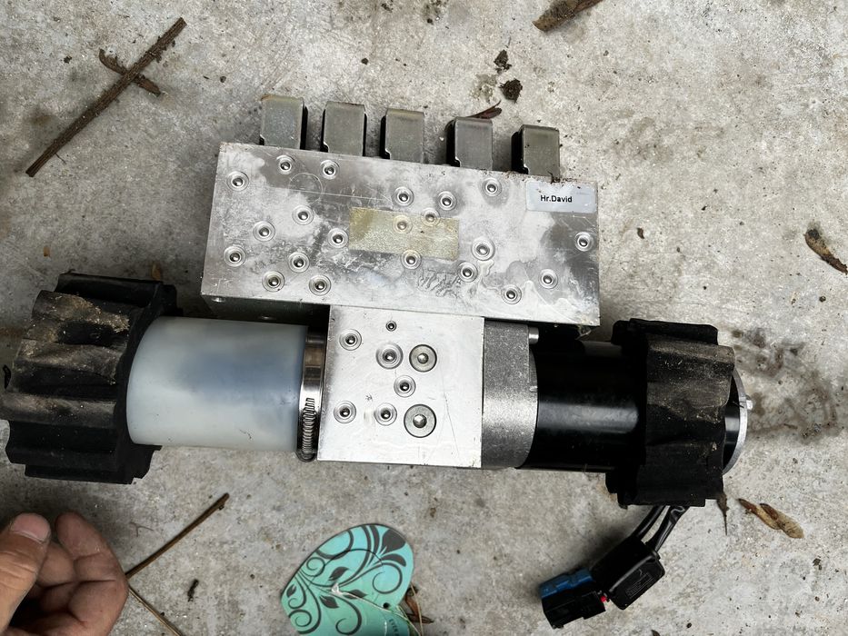 Хидравлична помпа компресор таван бмв е93 bmw e93