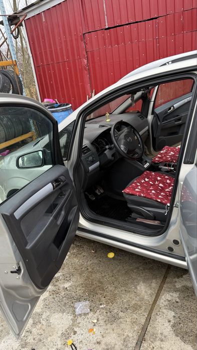 Vand masina  opel zafira 1,9 CTDI de familie