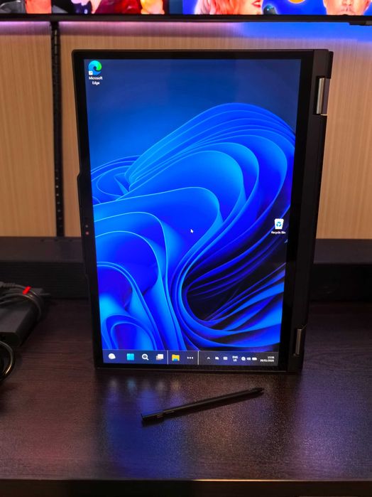2 in 1 Lenovo ThinkPad X13 Yoga Gen 4 LTE