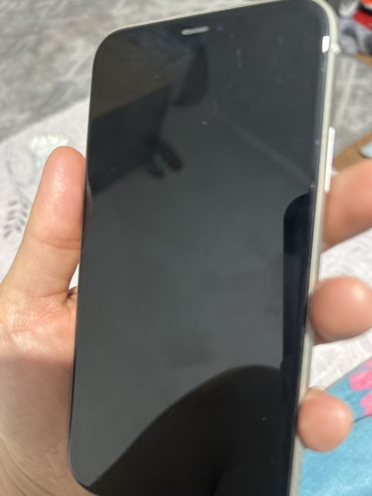 IPhone 11 белый, 64 гб в хорошем состоянии