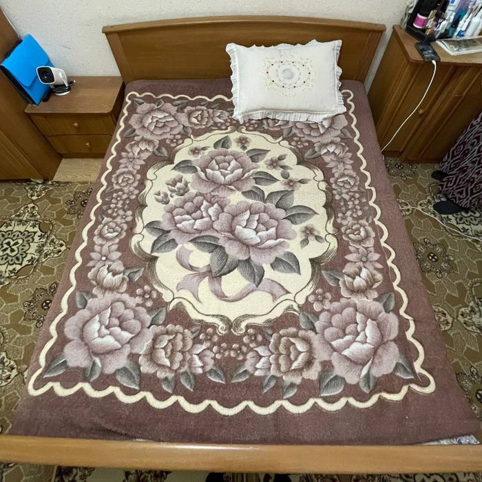 Срочно продам спальный гарнитур в отличном состоянии