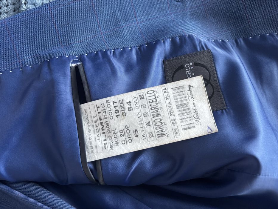 Продается Костюм