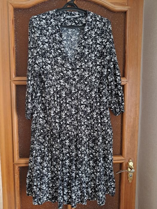 Продам женские  платья