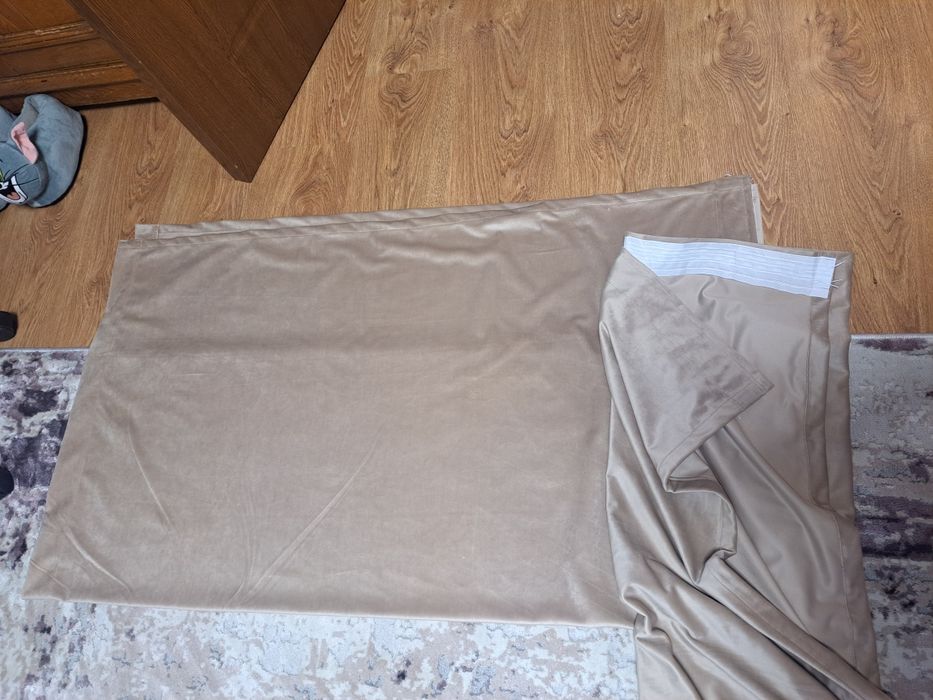 Vând perdele gata cusute de zi și noapte pt un singur geam