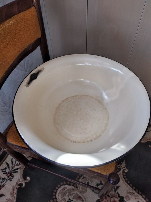 Кастрюля  и два тогора(таза) эмалированные