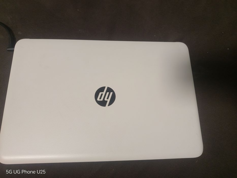 Продавам лаптоп hp