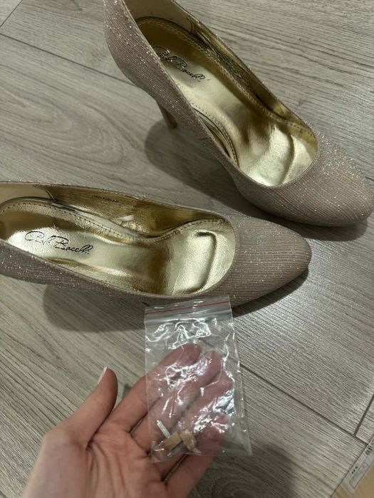 Дамски обувки с ток