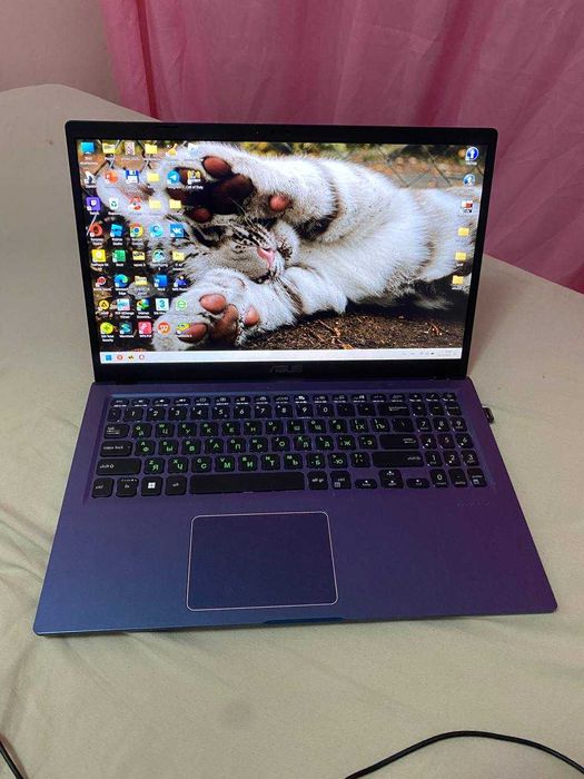 СРОЧНО продаётся НОУтбук