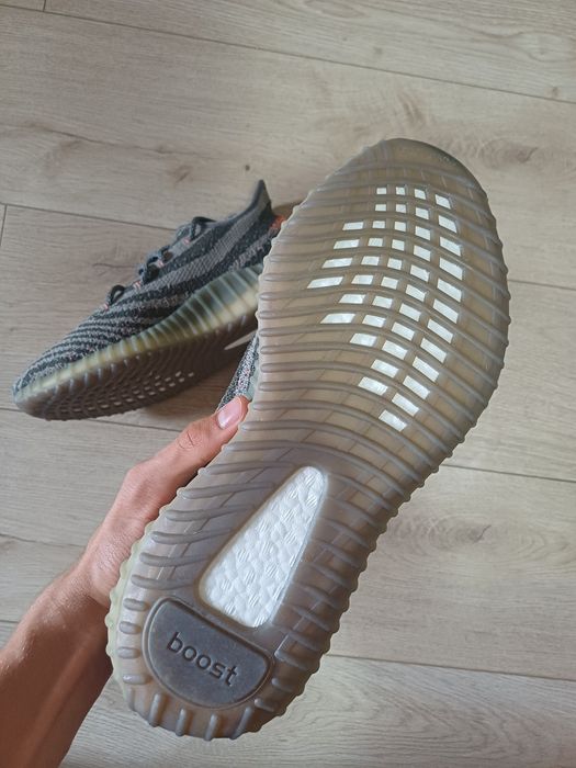 Yeezy Boost 350 V2 Beluga