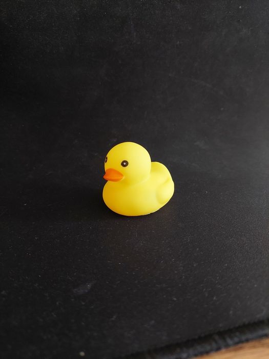 Уточка резиновая