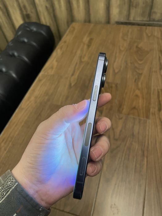 продаю айфон 15про мах 256гб