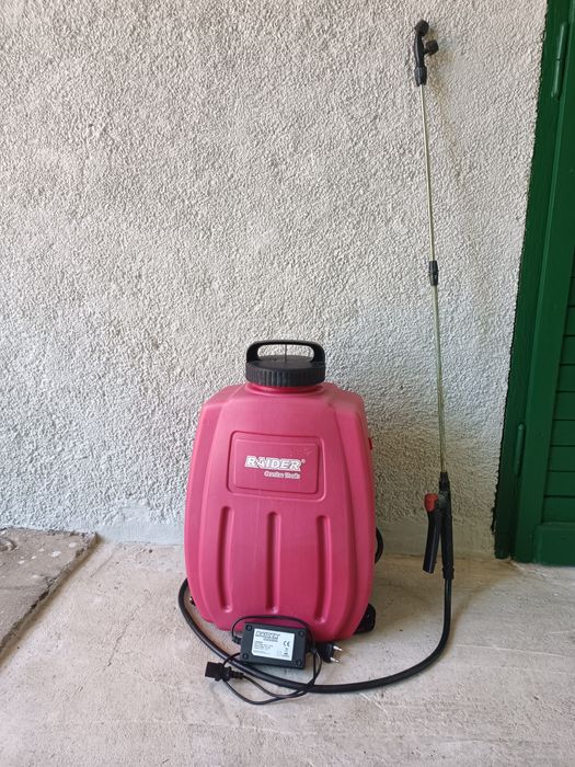 Акумулаторна пръскачка Raider