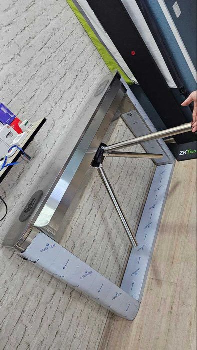 Turniket portali: zanglamaydigan po'lat, kirishni boshqarish