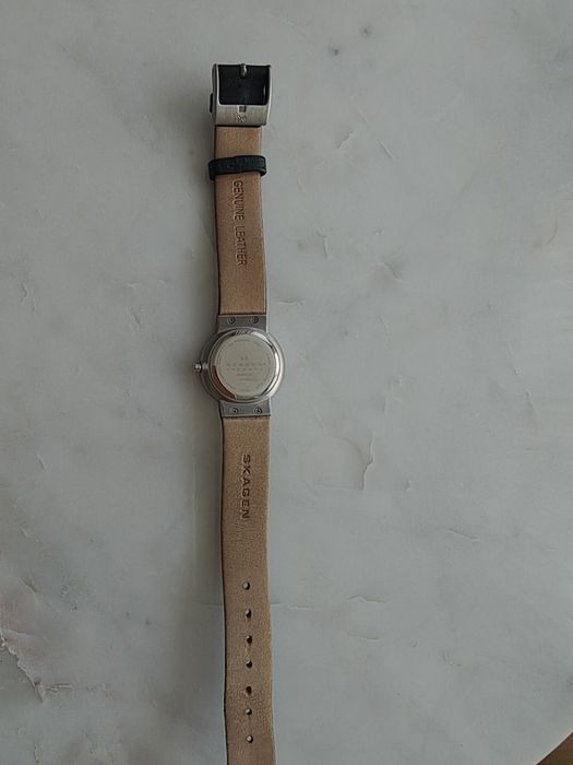 Часовник Skagen Klassik с кожена каишка