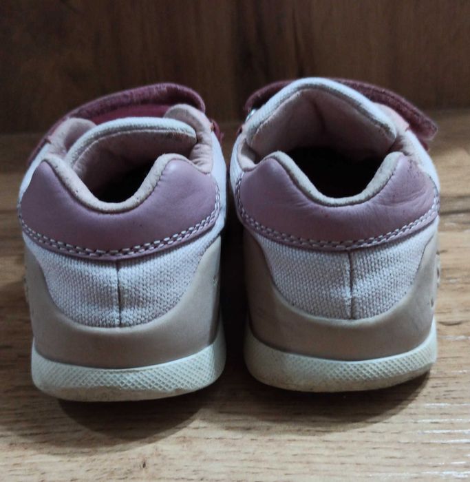 Кросовки детские для девочки Biomechanics 25р.