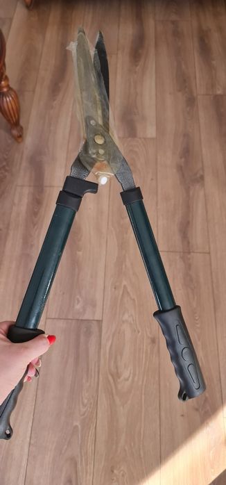 Продаю садовые ножницы