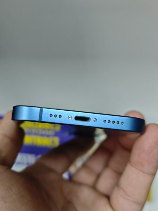 iPhone 13 128 100% baterie schimbata