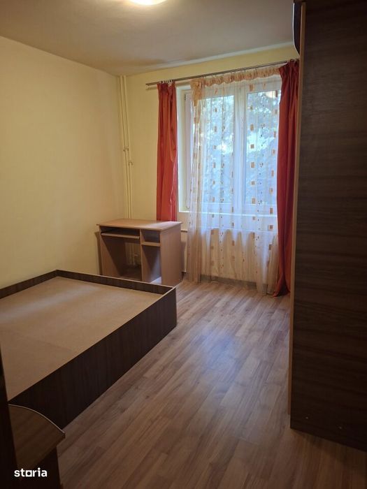 Apartament 4 camere Militari Gorjului etaj 3/8