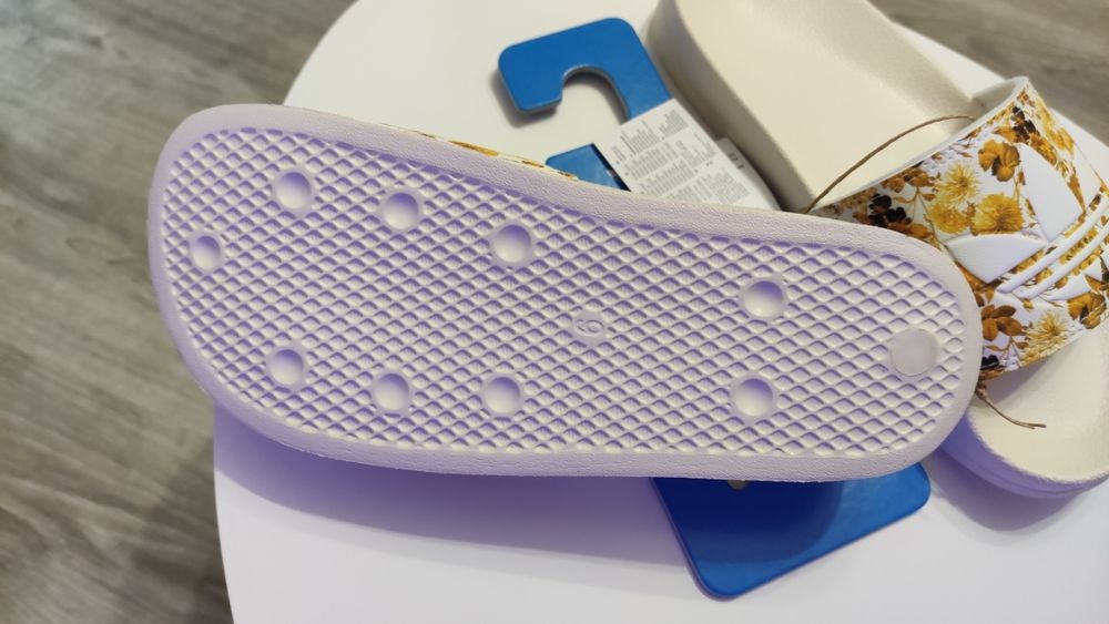 Нови дамски джапанки 
Adidas Originals 
size 39