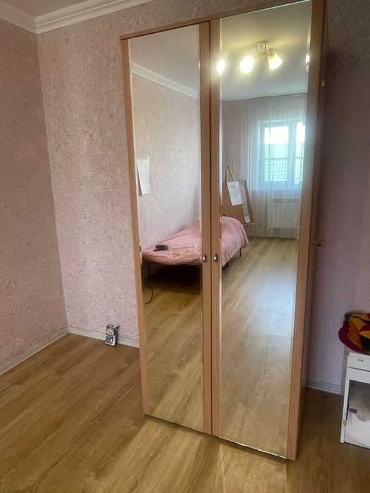 Шифоньер плательный с полками