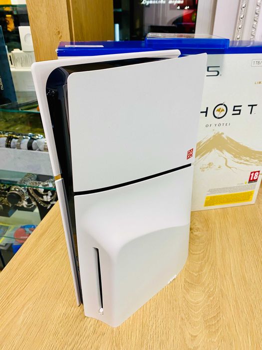 НОВ !!! PlayStation 5 (PS5) Slim, 1TB SSD, D-Chassis, Limited Edition