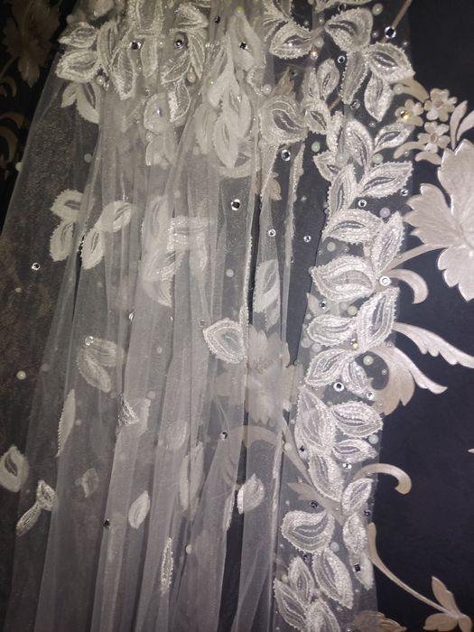 Скидка!Роскошная фата с камнями и вышивкой