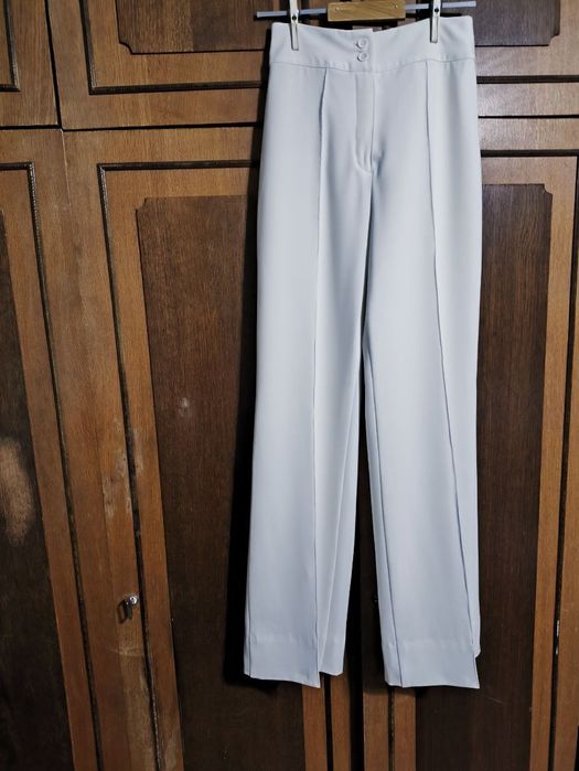 Брючный костюм тройка 40-42