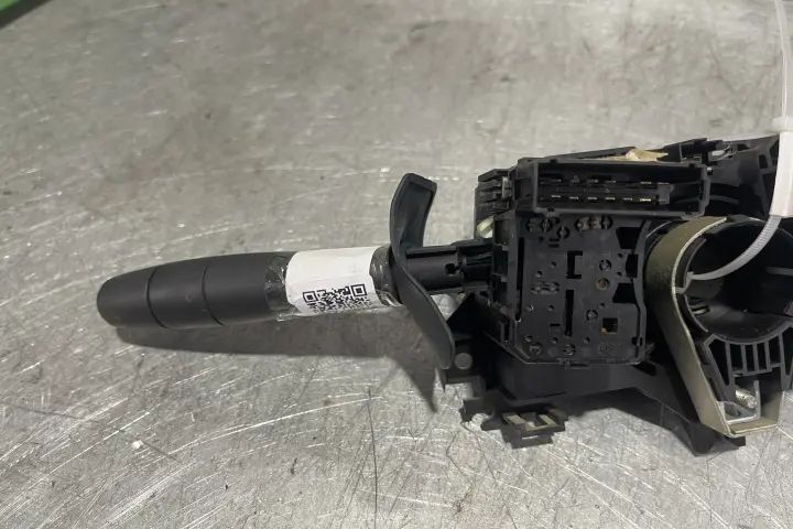 Maneta stergatoare parbriz 8200792579 / 820079 2579 Dacia Logan 2005
