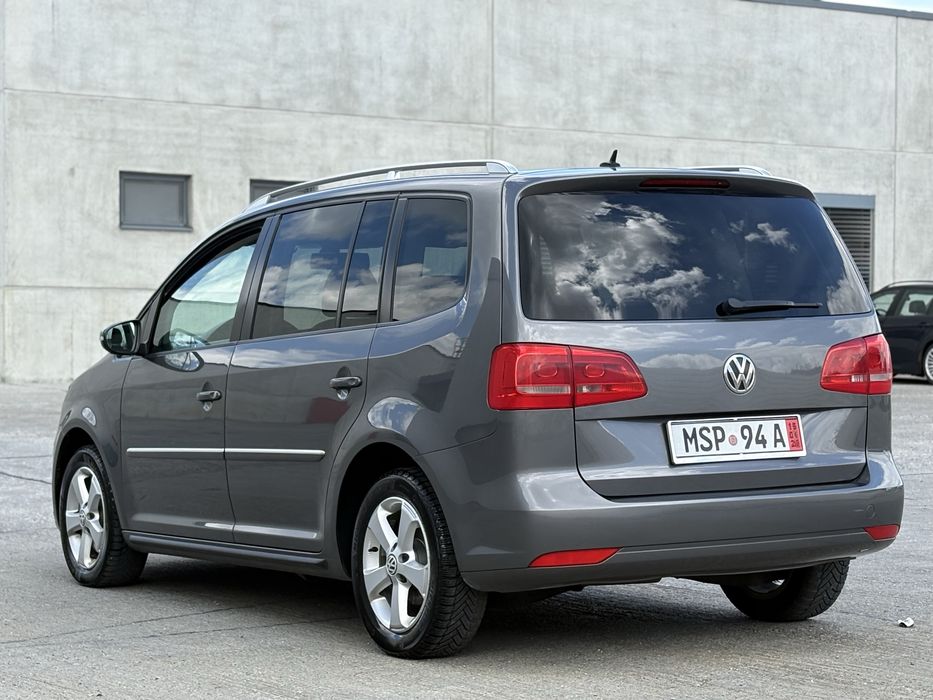 VOLKSWAGEN Touran 2011 — imagine 4