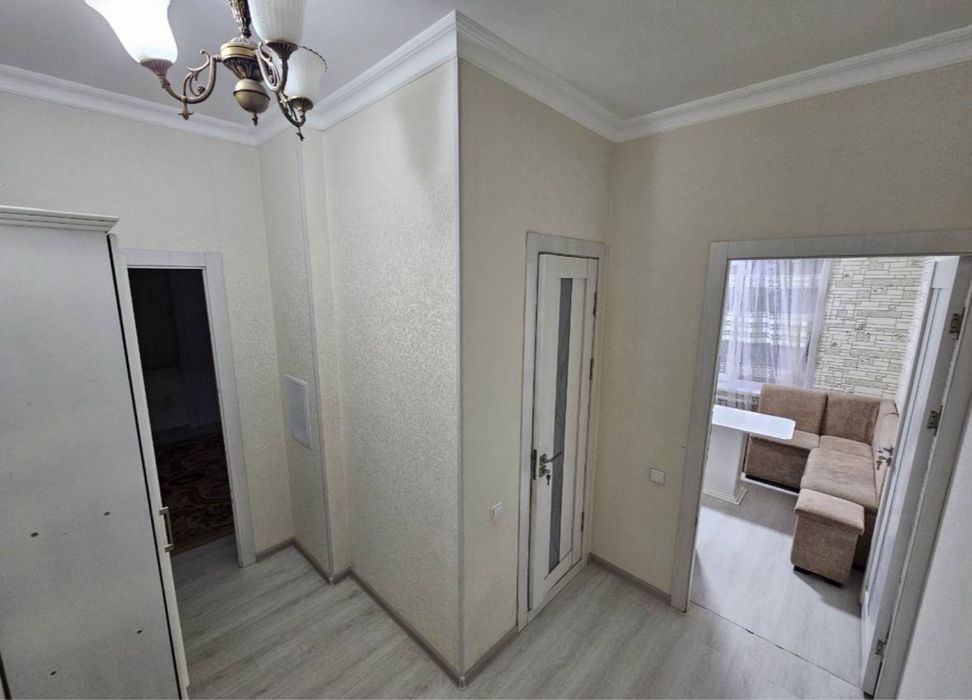 Olmazor tumani 1xona 2 xona qilingan sotiladi 42kv 1/4/5  remonti zor