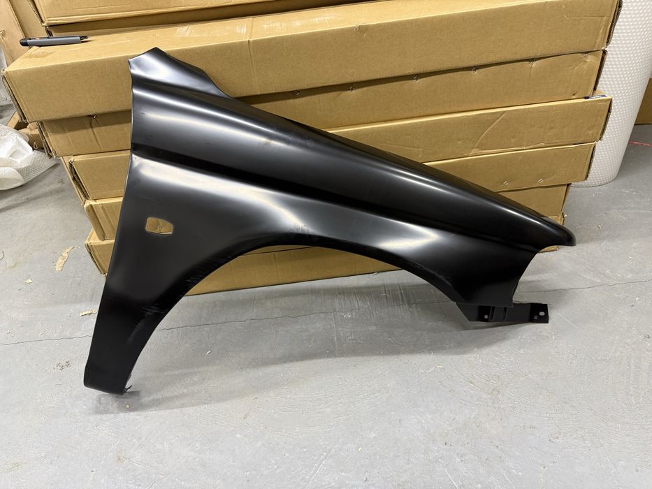 Крыло Монтеро Спорт