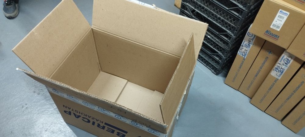 Коробки крепкие большие