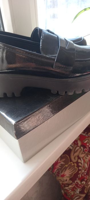 Продам обувь новая