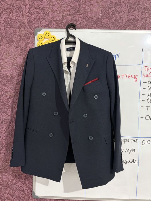 Костюм тройка размер L (48)