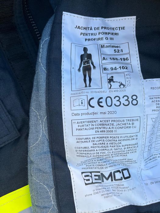 Costum de protectie pentru pompieri