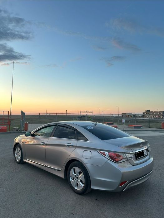 Хендай Соната YF