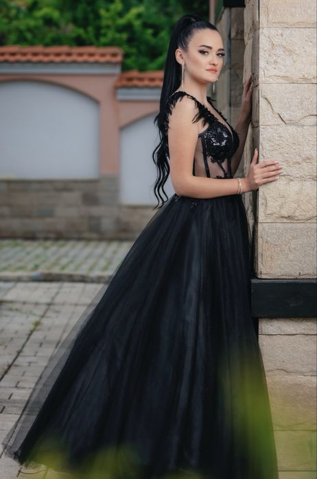 Бална рокля, черна с пера