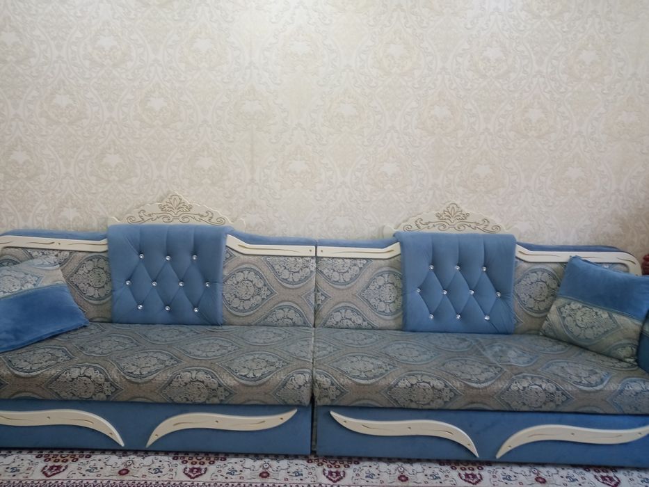 Продам срочно диван раскладной 4м