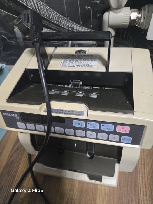 Счетная машинка для купюр