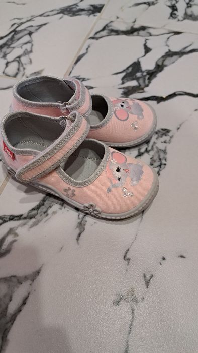 Детски пантофи за момиче